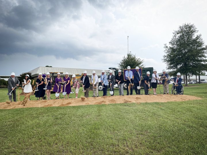 Expansions at BatesburgLeesville High School Commence Contract